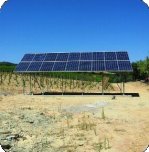 Sistema fotovoltaico Mitsubishi de 4 kW, instalado numa vinha no concelho de Alijó